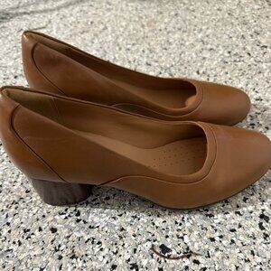 Clarks heeled work shoes